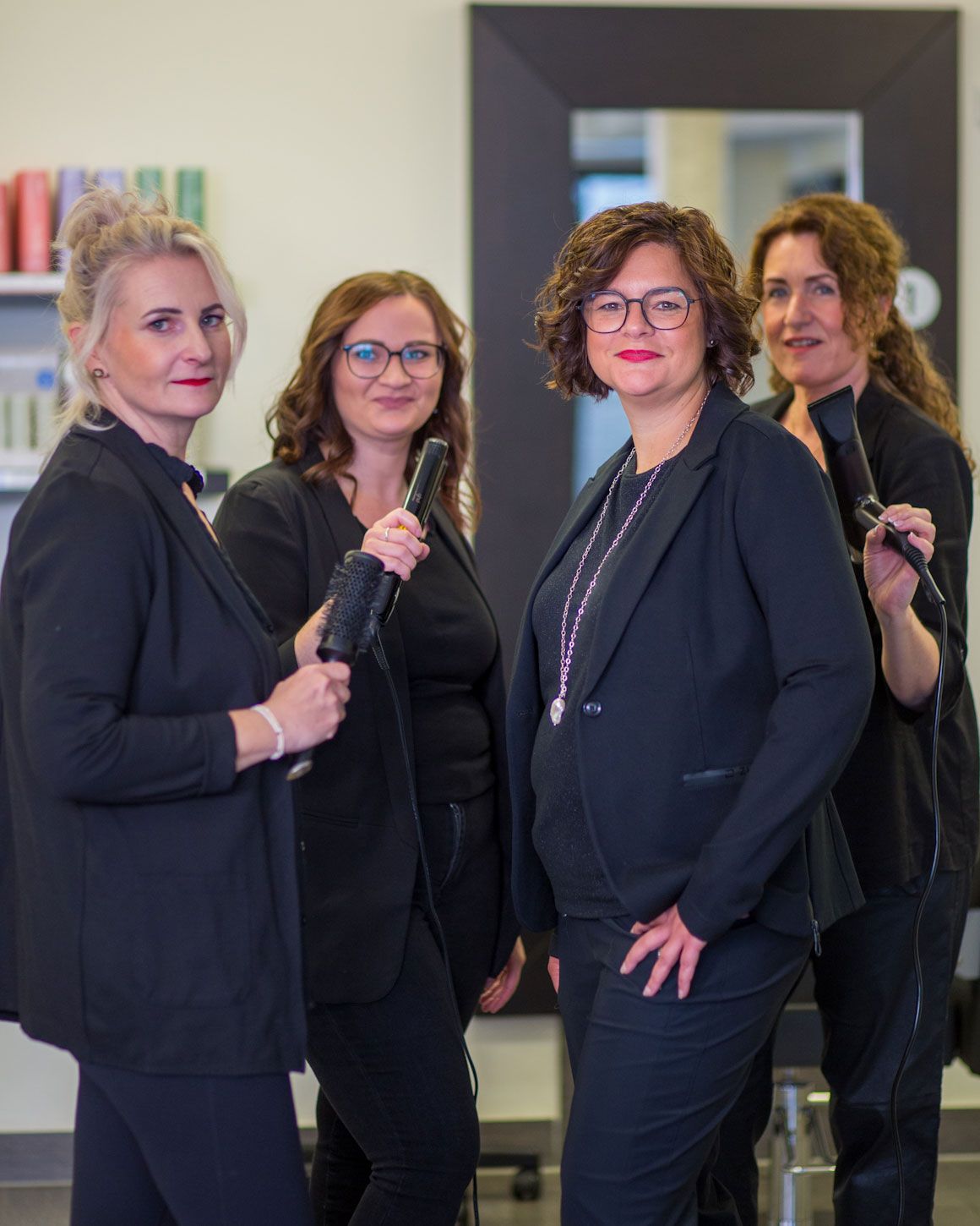 Das Team im Friseur Salon 2000 in Mainz-Mombach